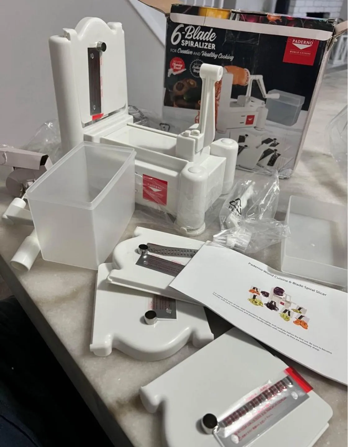 4-Blade Vegetable Slicer/Spiralizer image indicator(3)