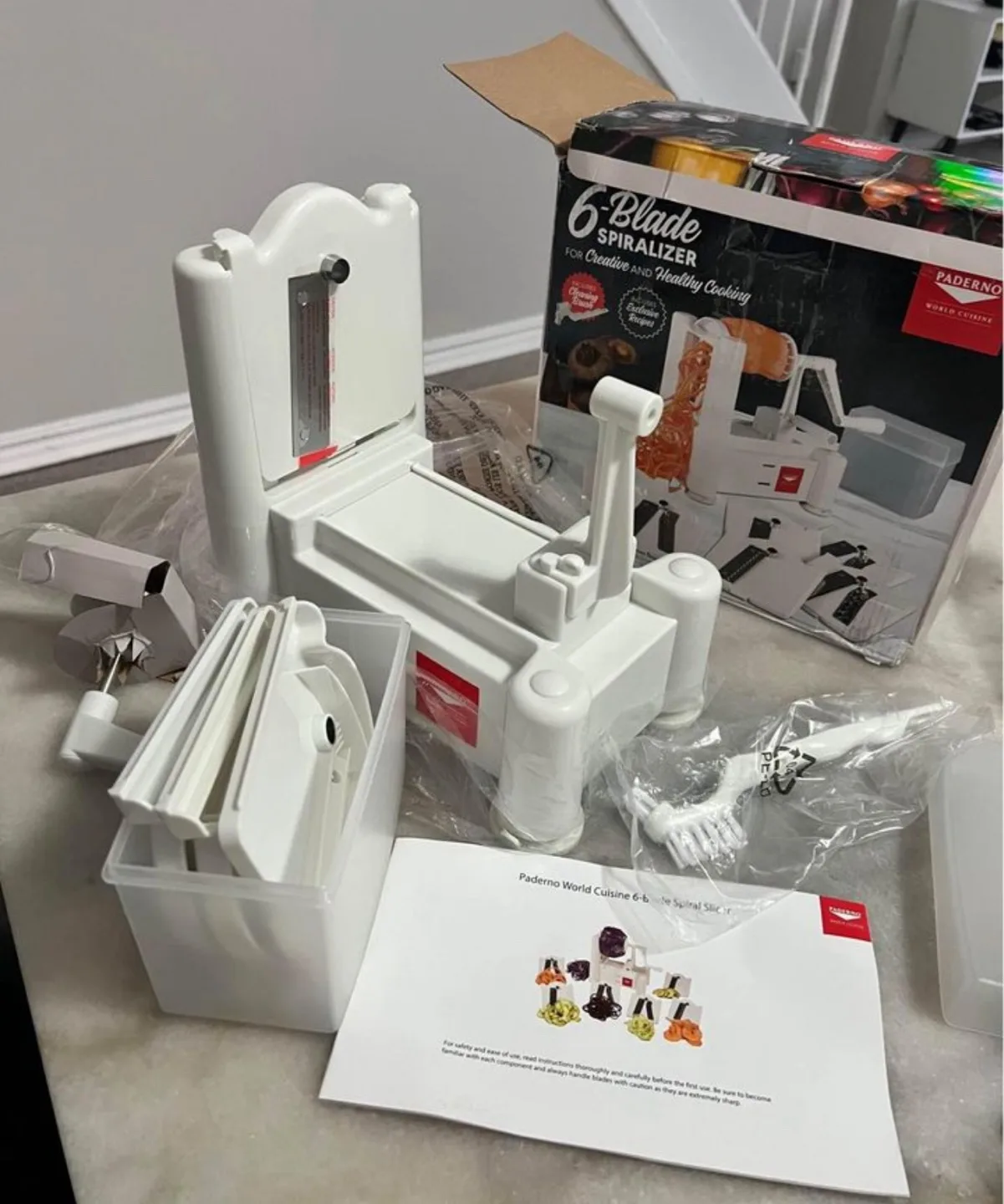 4-Blade Vegetable Slicer/Spiralizer image indicator(2)