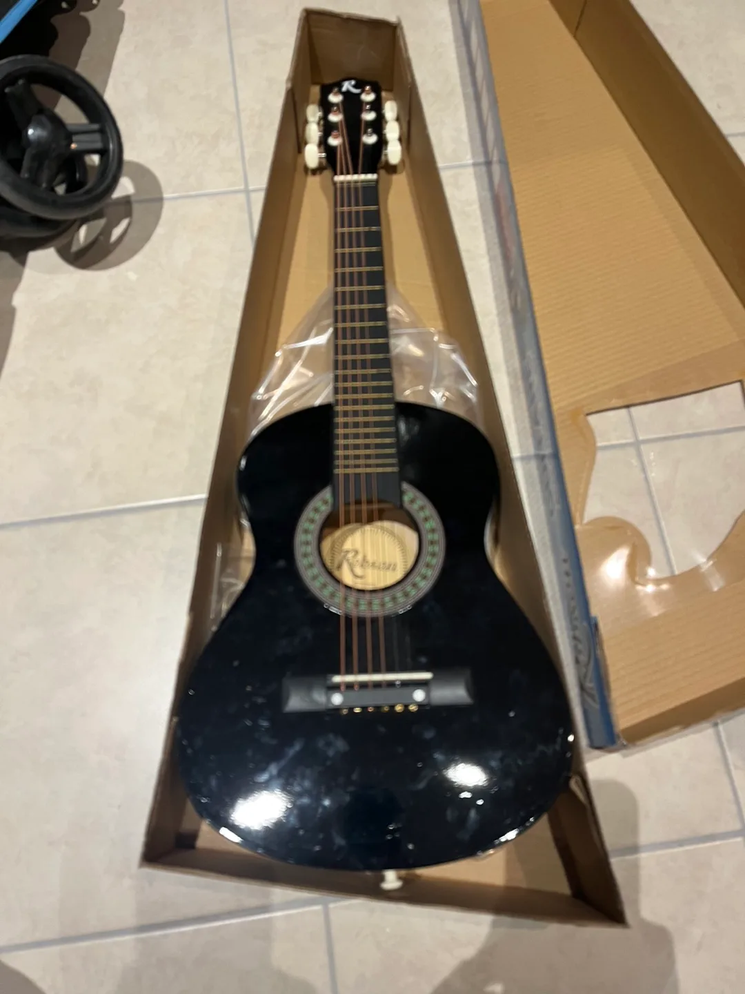 Robson 30" Acoustic Guitar for Kids image indicator(2)