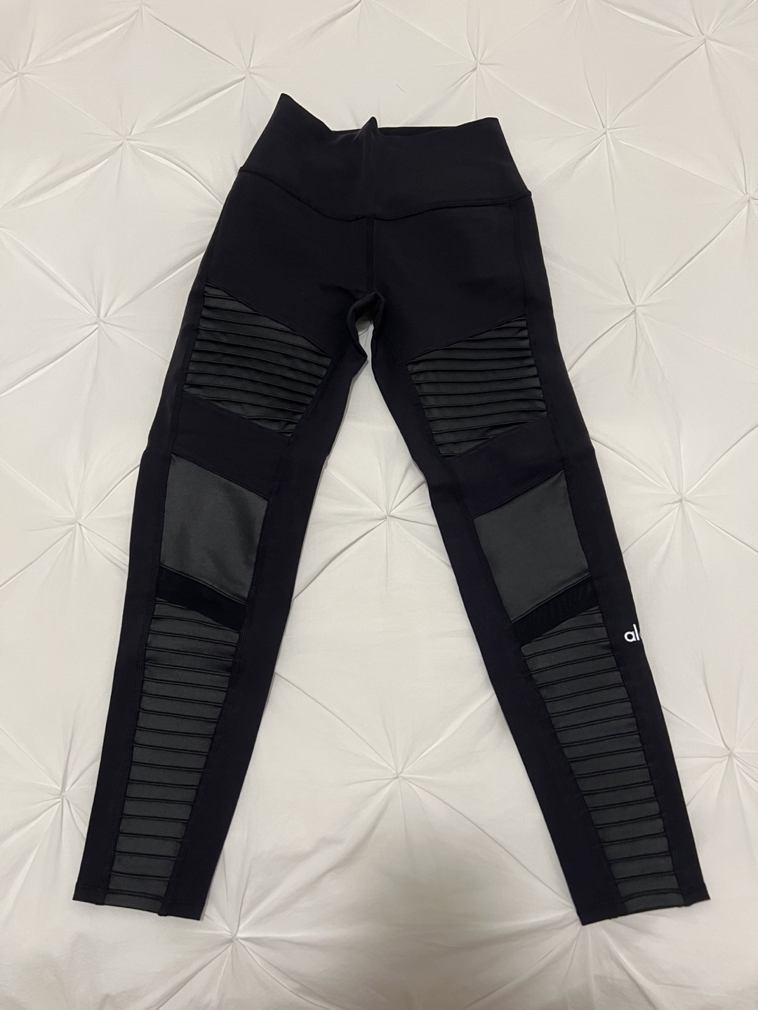 Alo Yoga Moto Leggings