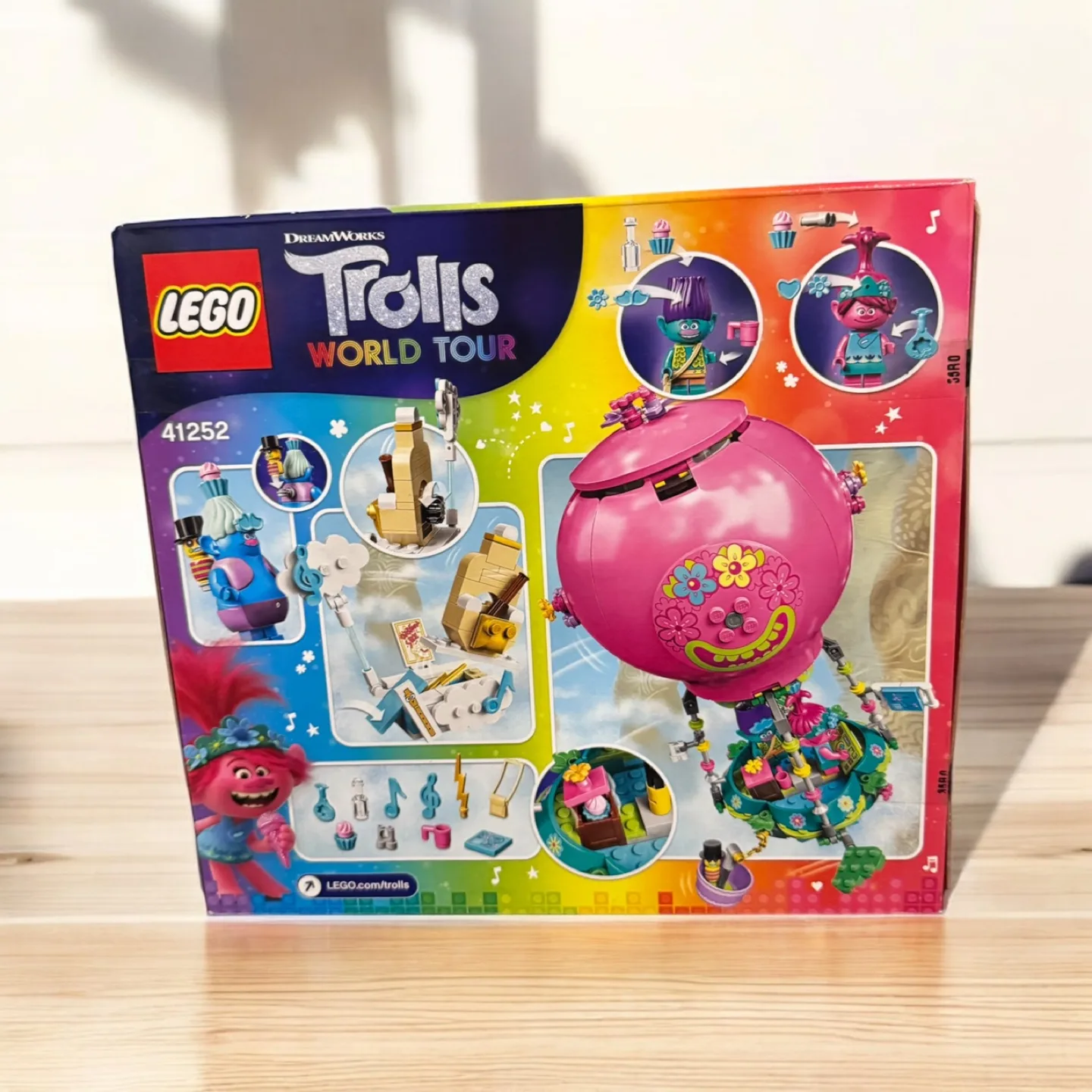 LEGO Trolls World Tour Poppy's Hot Air Balloon Adventure 41252 thumbnail
