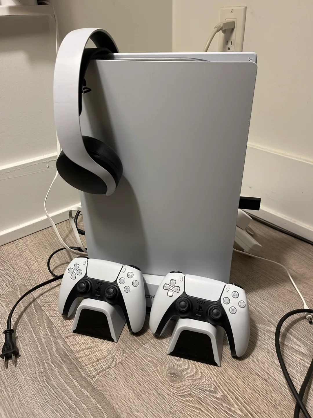 PS5 Console Bundle - White thumbnail