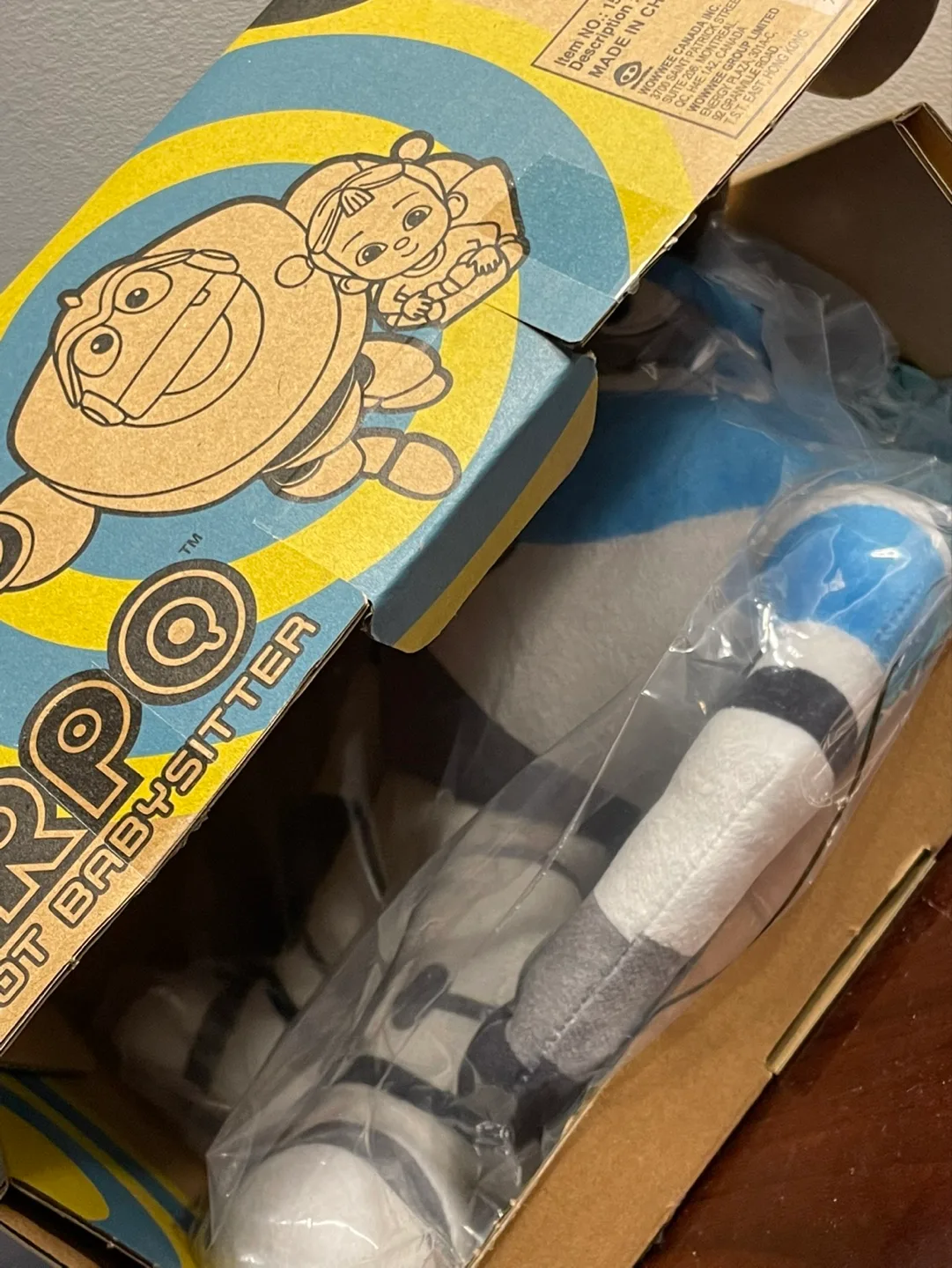 ARPO Robot Babysitter Plush Toy with Lights & Sounds image indicator(6)