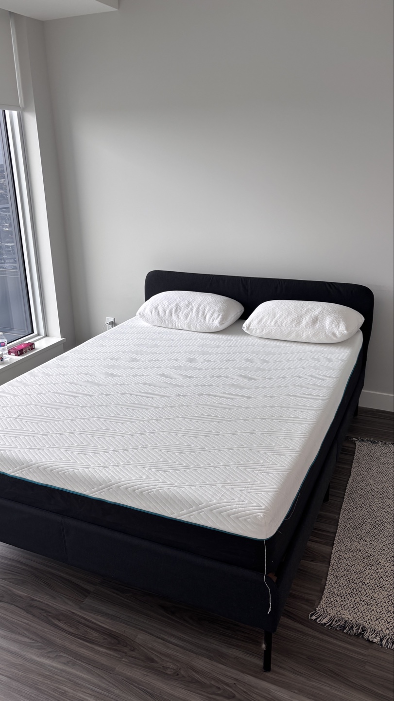 Queen Bed + Mattress + Bedding Set - Move-out Sale ⚡ - photo 5
