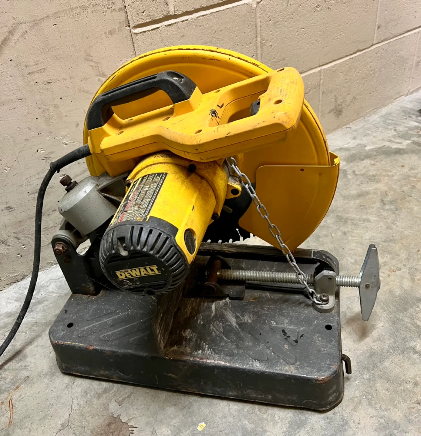 DEWALT D2871 14" Chop Saw image indicator(5)