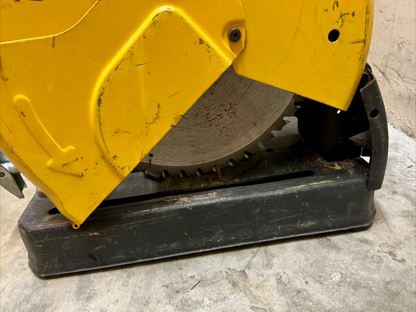 DEWALT D2871 14" Chop Saw image indicator(6)