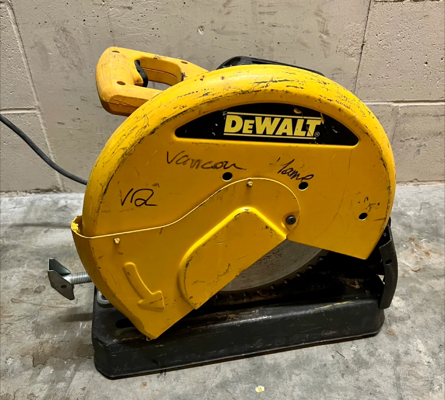 DEWALT D2871 14" Chop Saw image indicator(3)