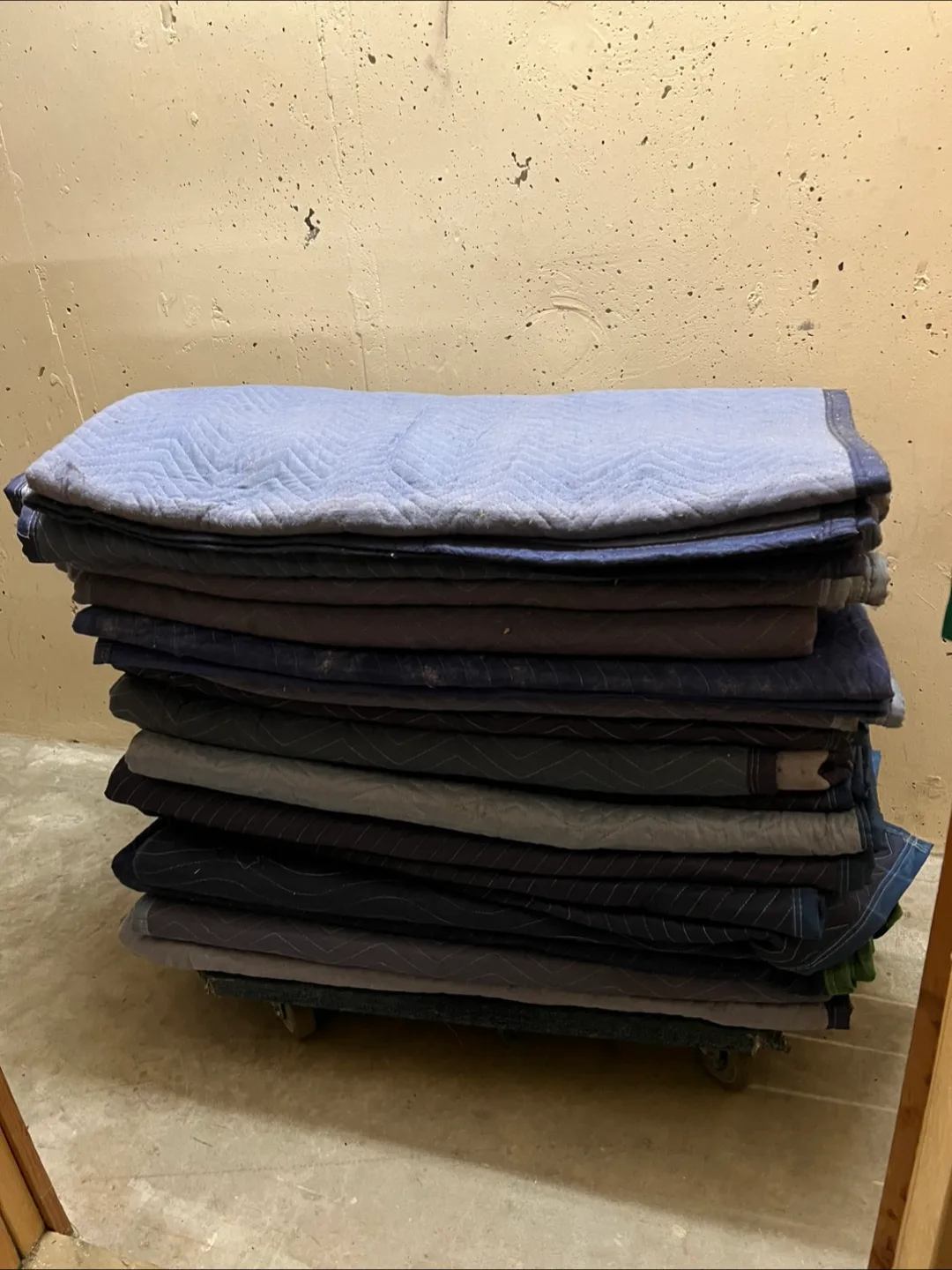 Moving blankets bulk thumbnail
