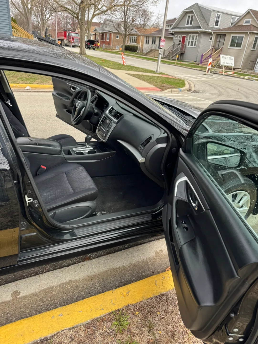 2017 Nissan Altima · 2.5 S Sedan 4D image indicator(9)