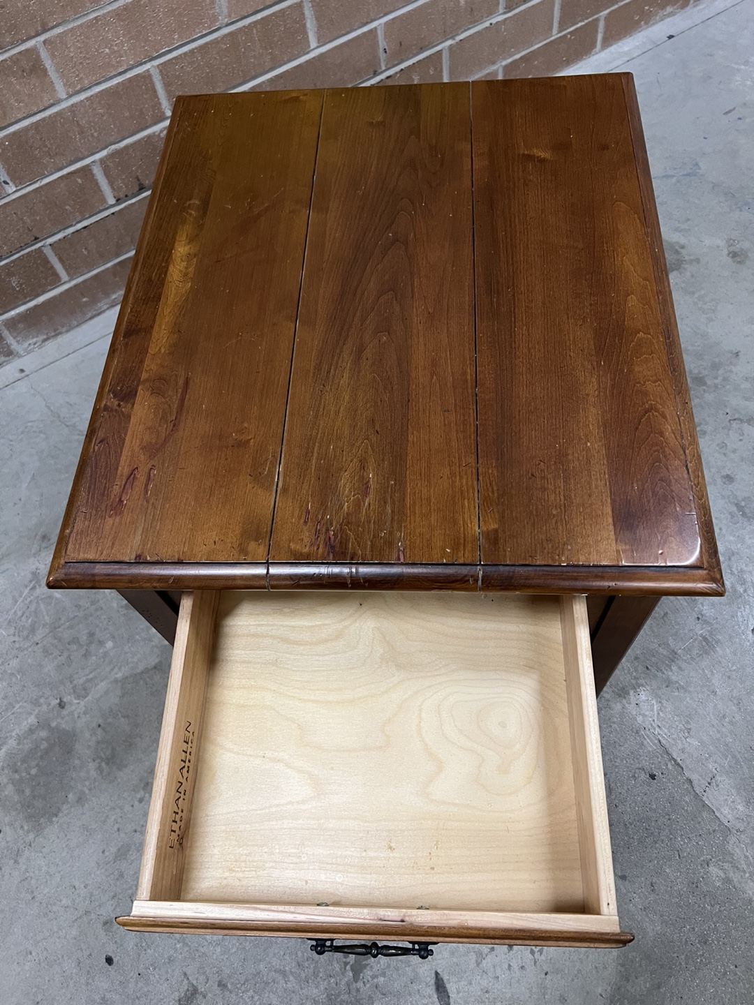 Ethan Allen End Table with Drawer - photo 4