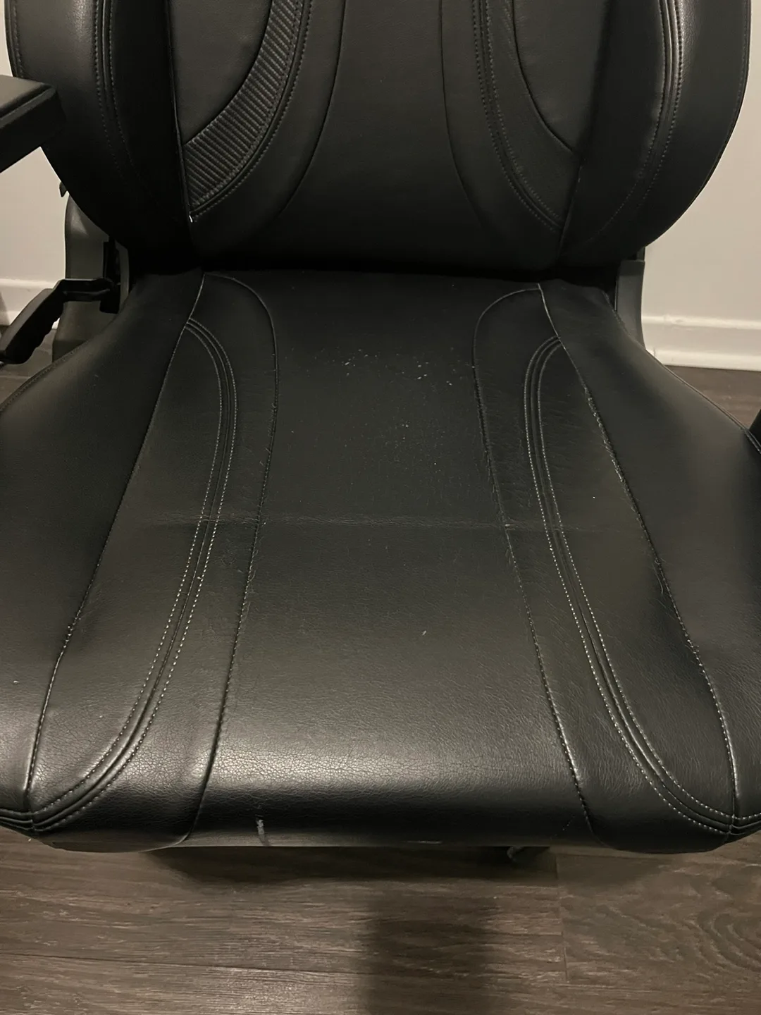 iCAN Ergonomic Gaming Chair - Black Leather image indicator(3)