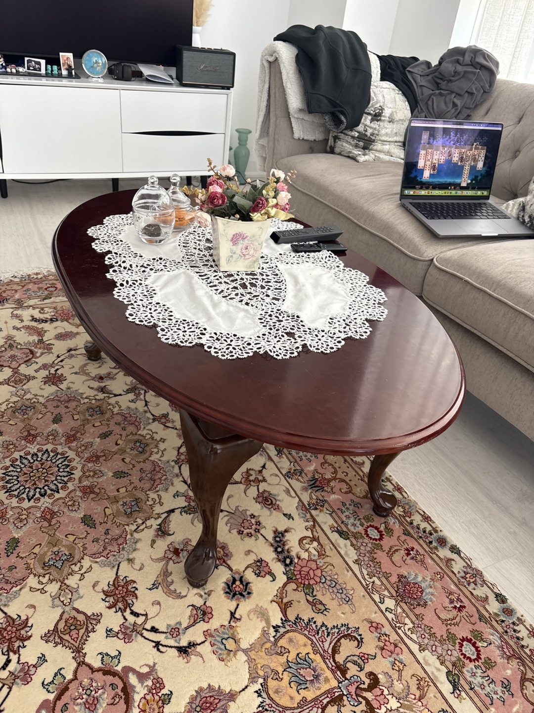 Oval Wood Coffee Table with Turned Legs 3 items