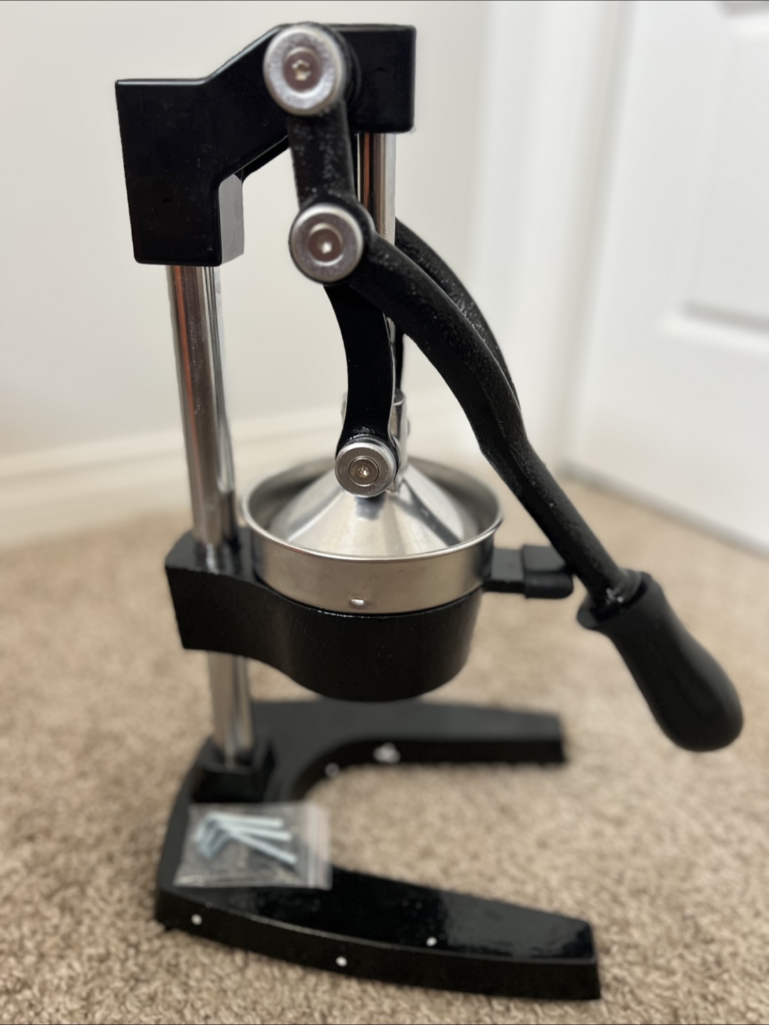 Commercial Heavy-Duty Cast Iron Manual Citrus Juicer - photo 2