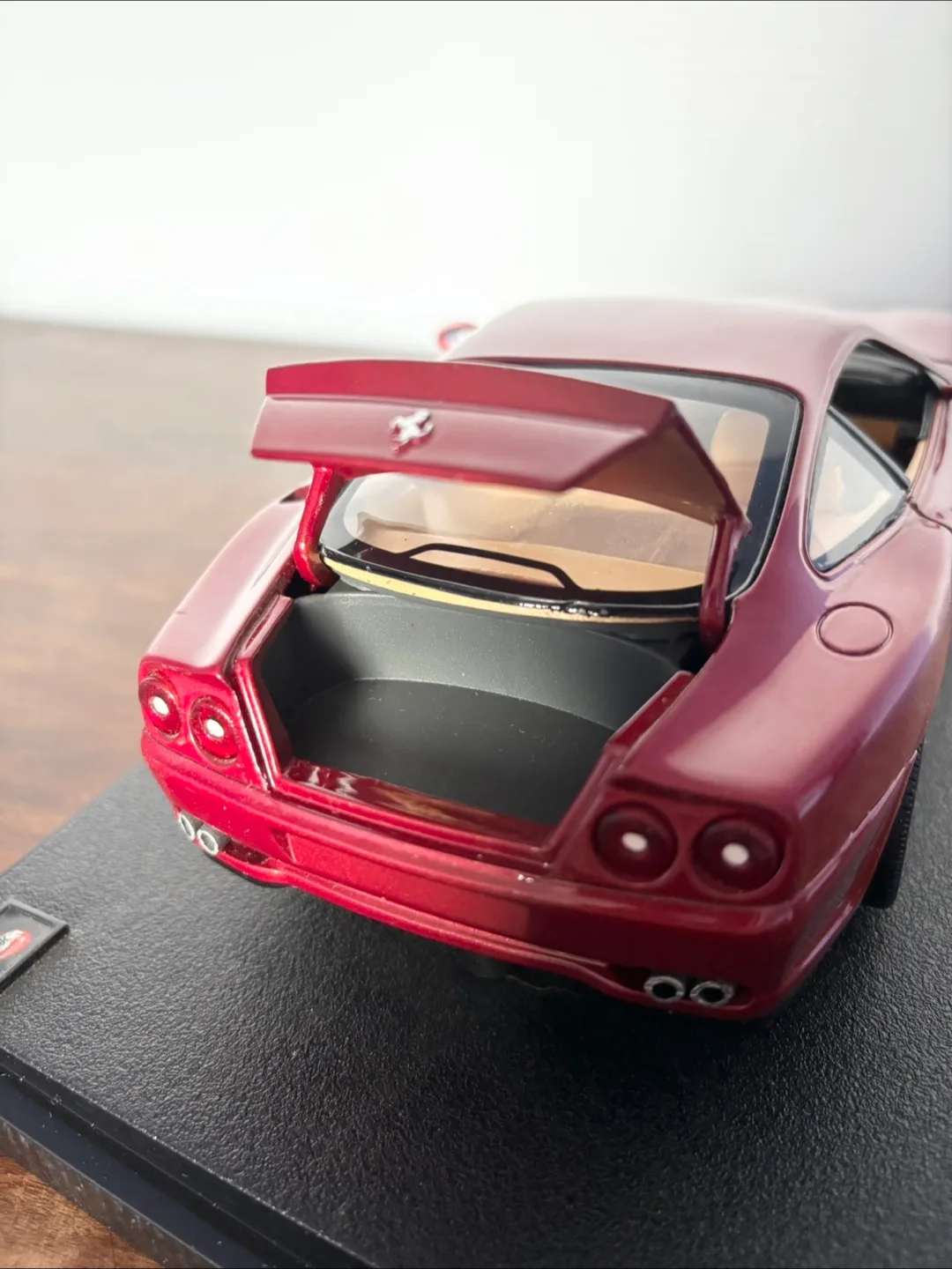 Hot wheels 1:18 Ferrari 550 Maranello image indicator(5)