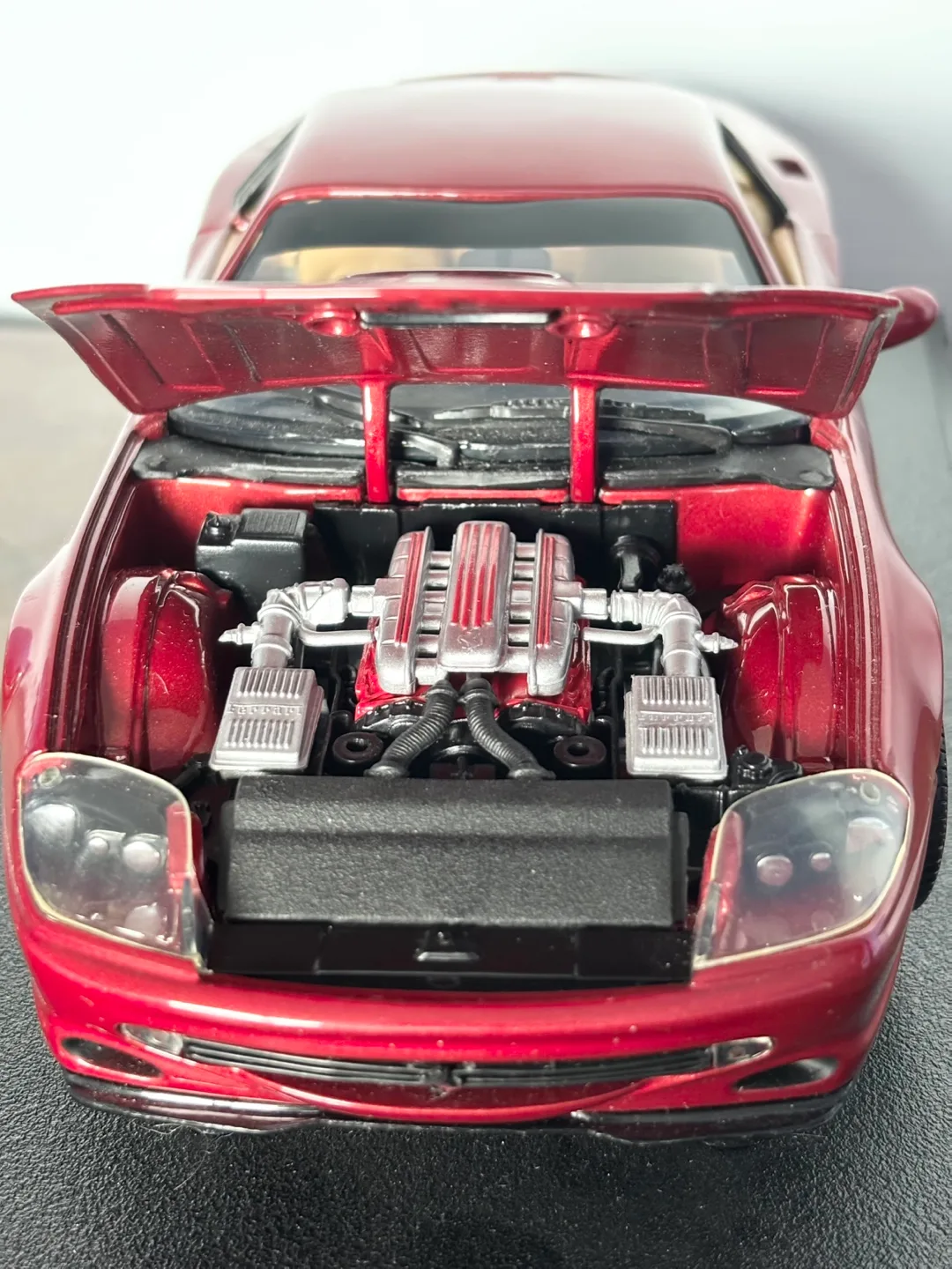 Hot wheels 1:18 Ferrari 550 Maranello image indicator(8)