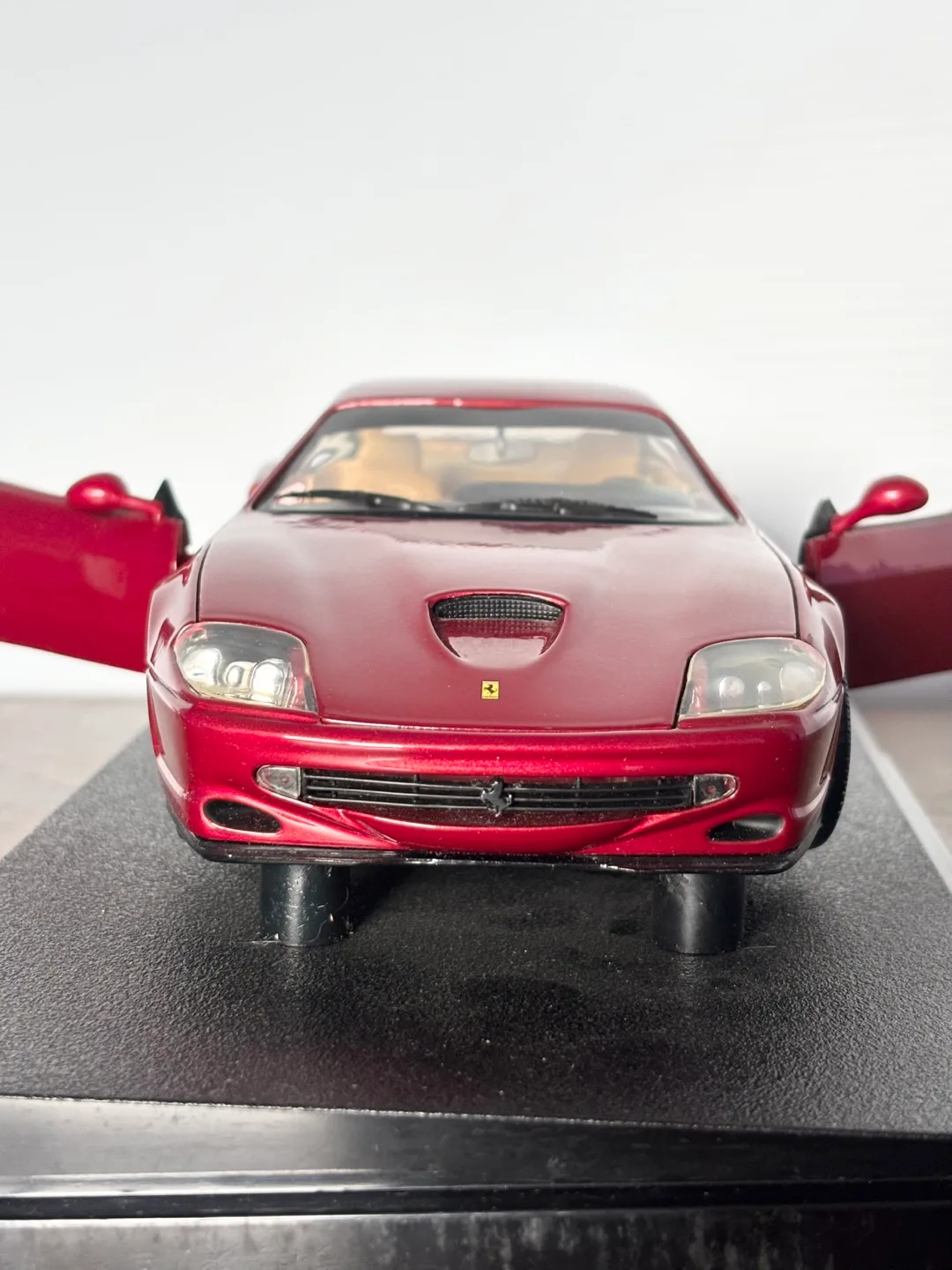 Hot wheels 1:18 Ferrari 550 Maranello image indicator(7)