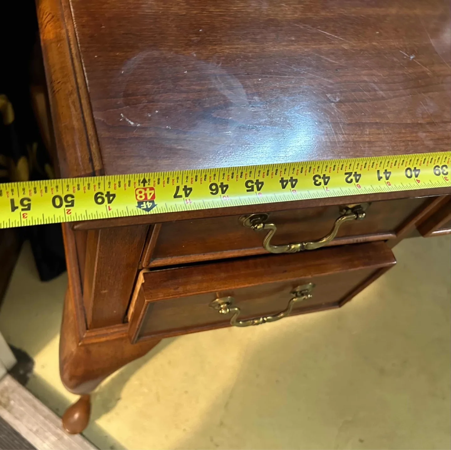 Antique Wooden Desk image indicator(3)