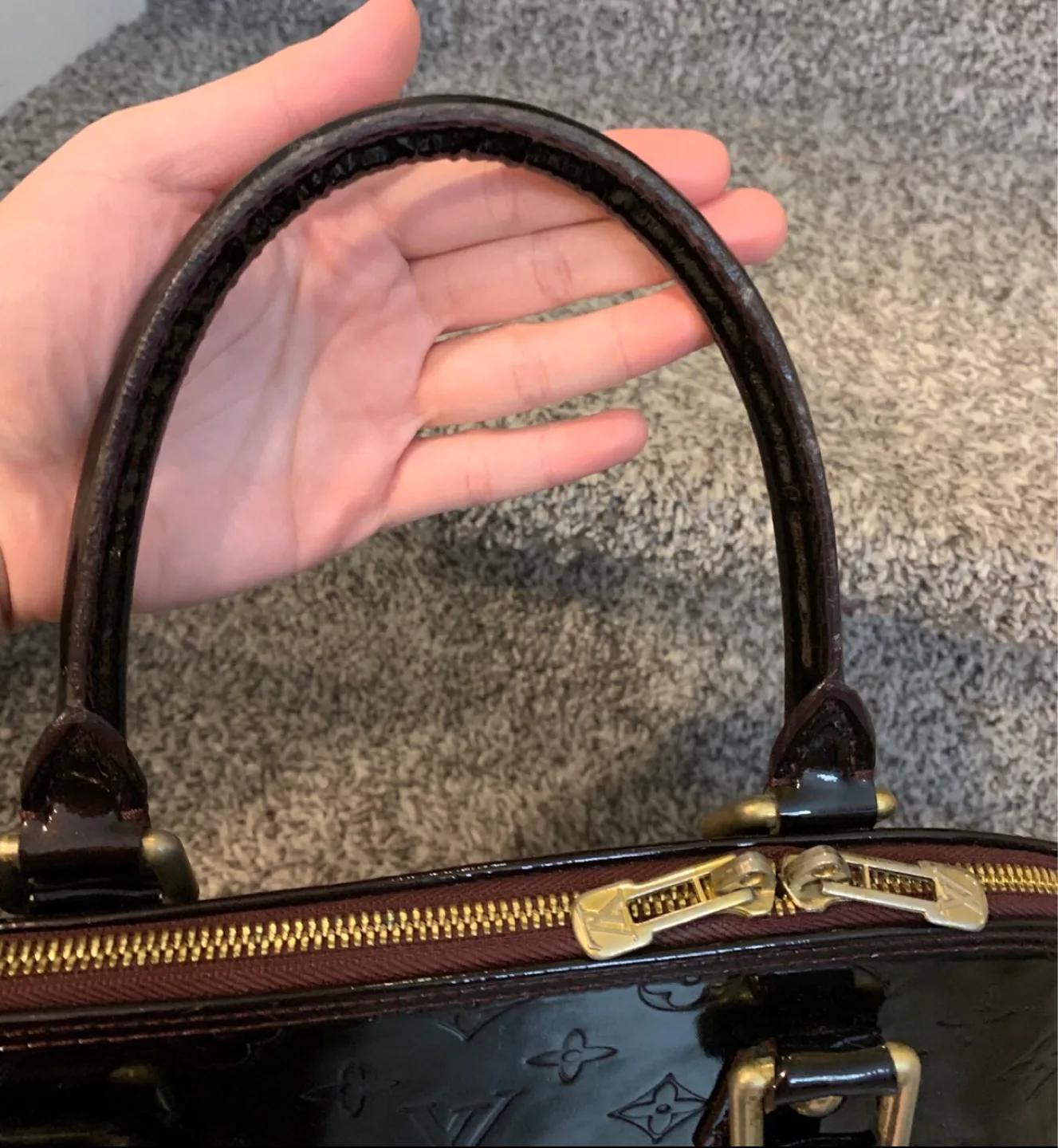 LV Monogram Vernis Alma MM image indicator(5)