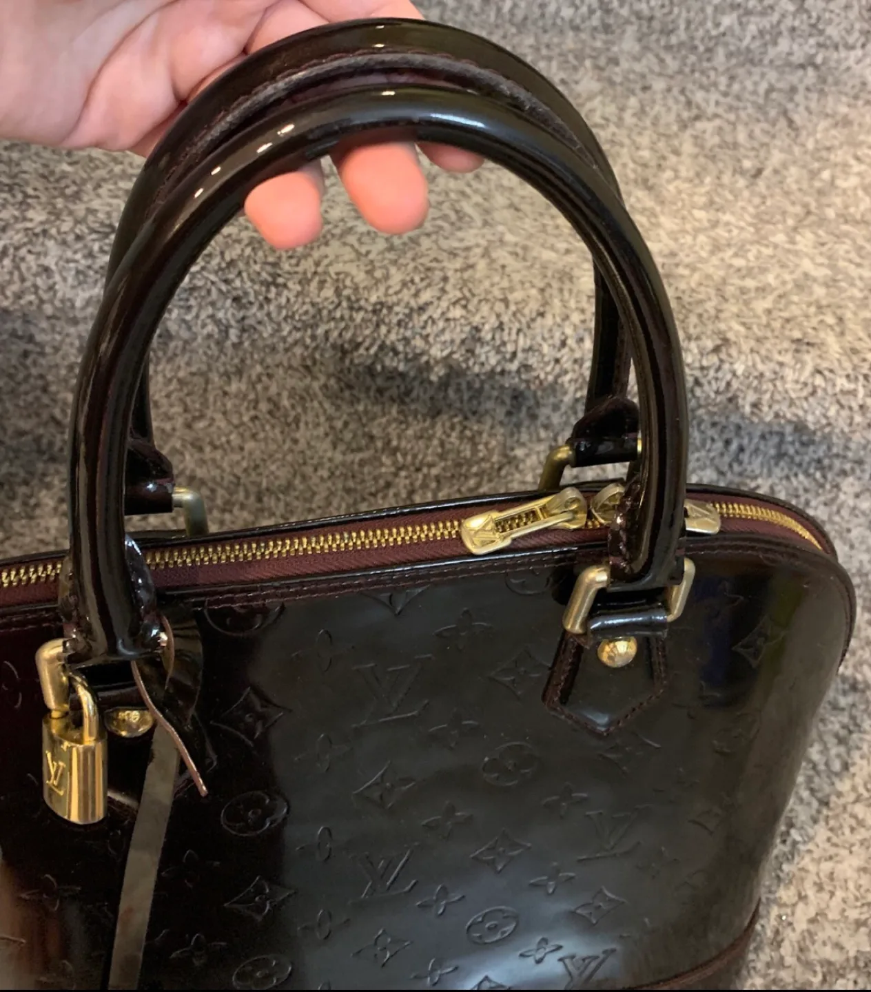 LV Monogram Vernis Alma MM image indicator(3)