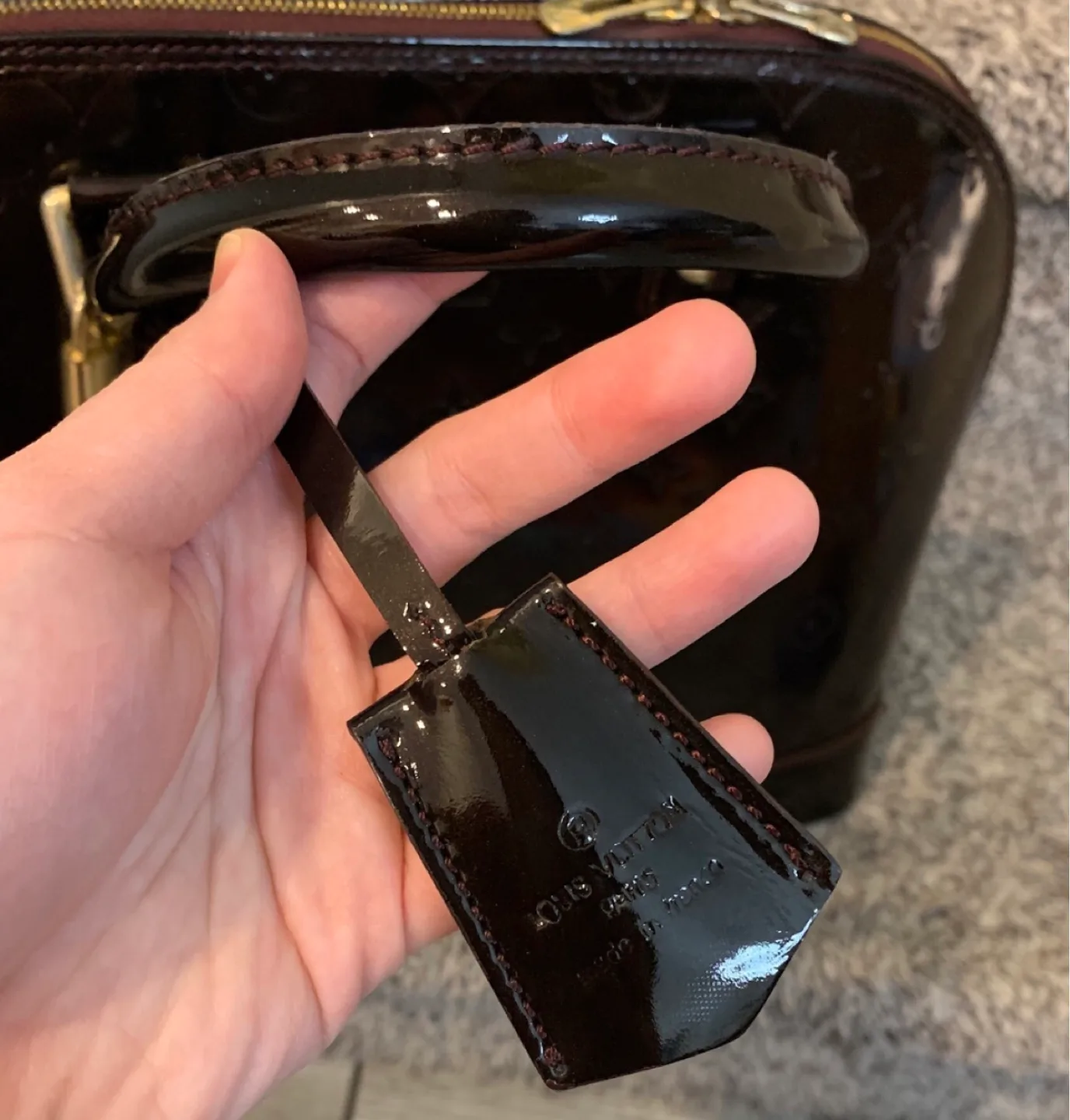 LV Monogram Vernis Alma MM image indicator(8)