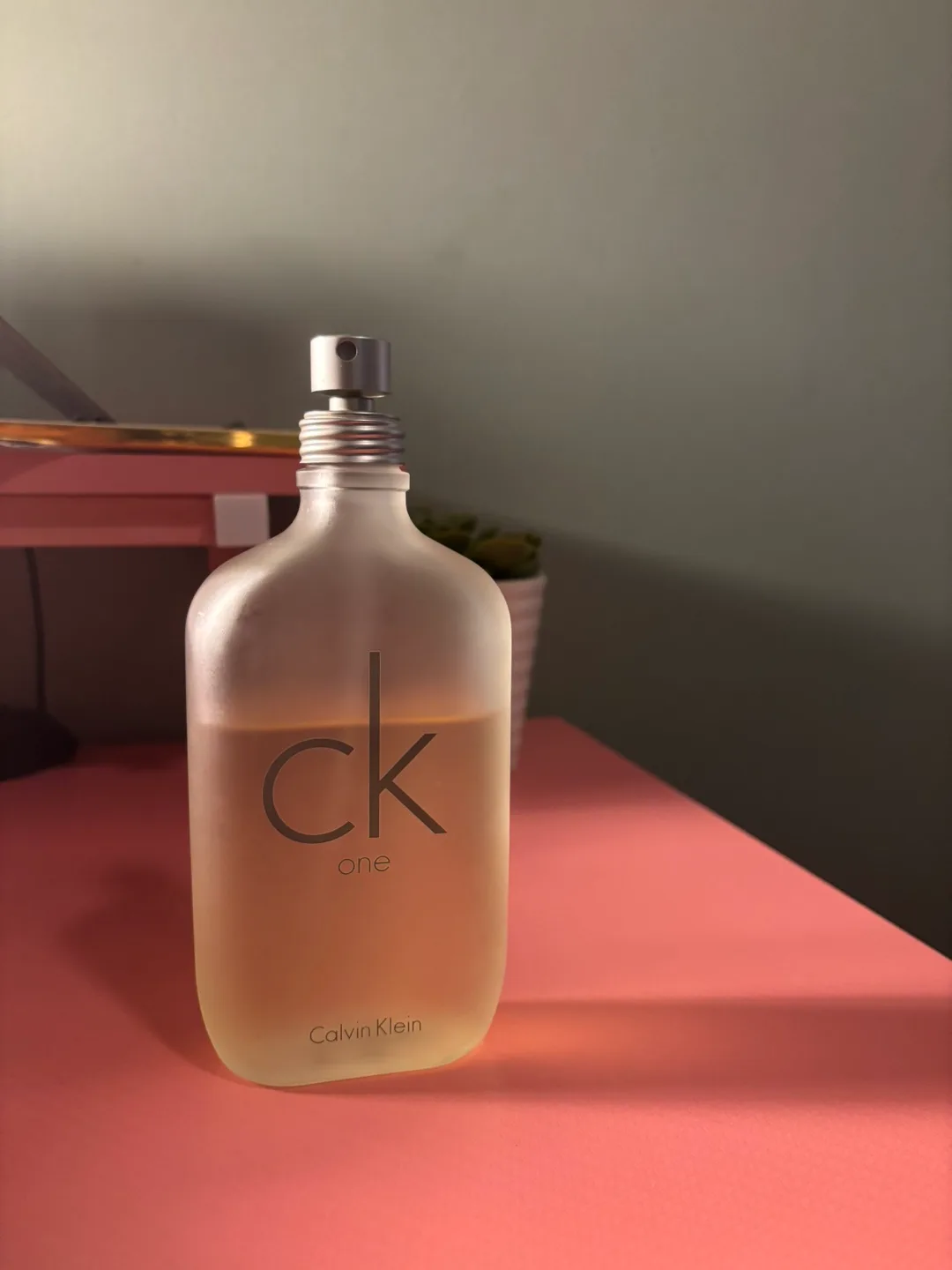 Used Calvin Klein CK One Eau de Toilette 200ml image indicator(3)