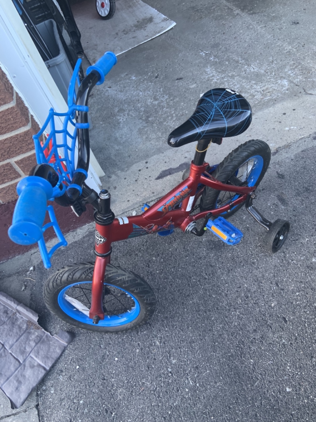 Spider-Man Kids' Bike with Training Wheels