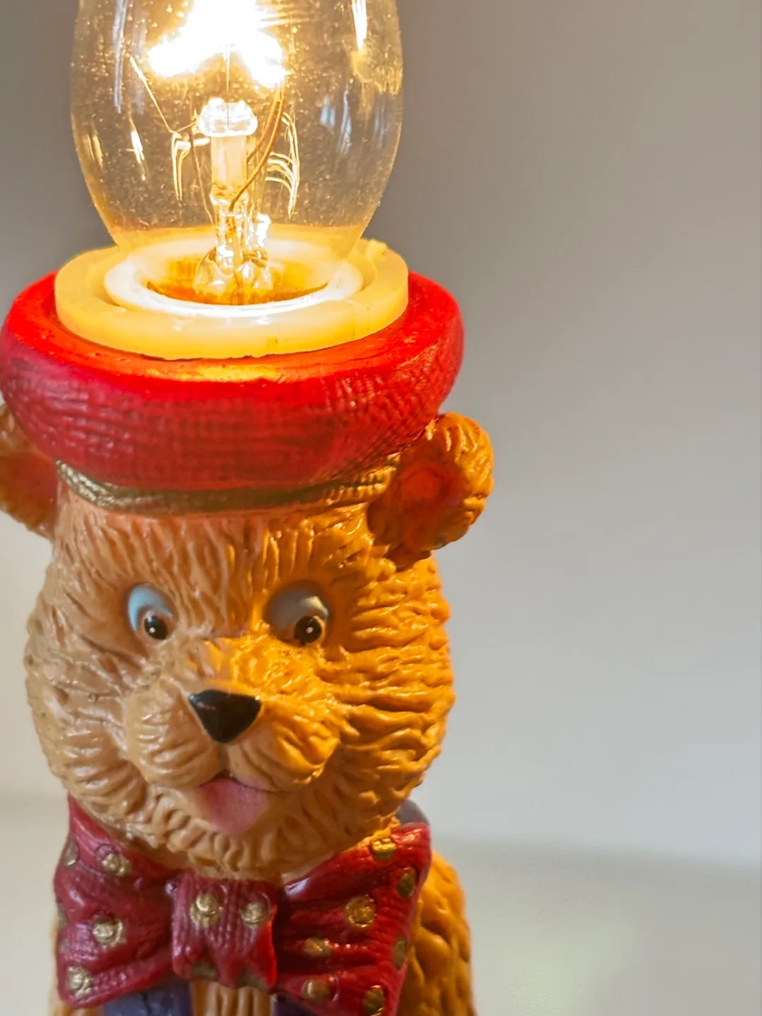 VINTAGE Adorable Christmas Light-Up Bear and Snowman Figurines image indicator(4)