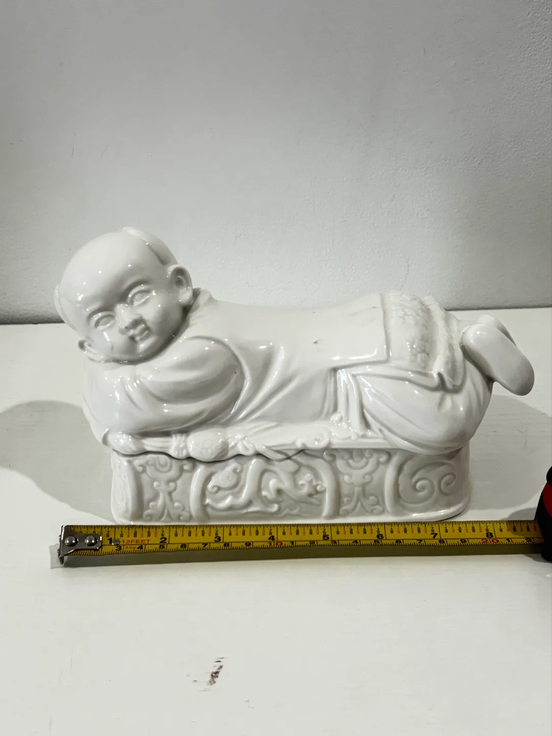 Blanc de chine pillow boy candle  / trinket image indicator(2)