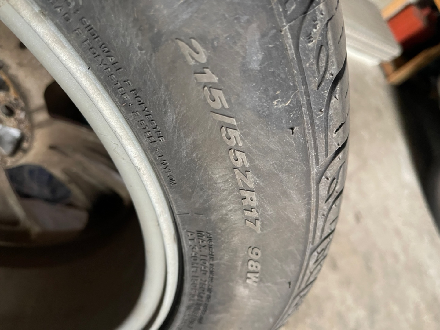 Kia Alloy Wheel with Tires (4) - 215/55R17 - photo 3