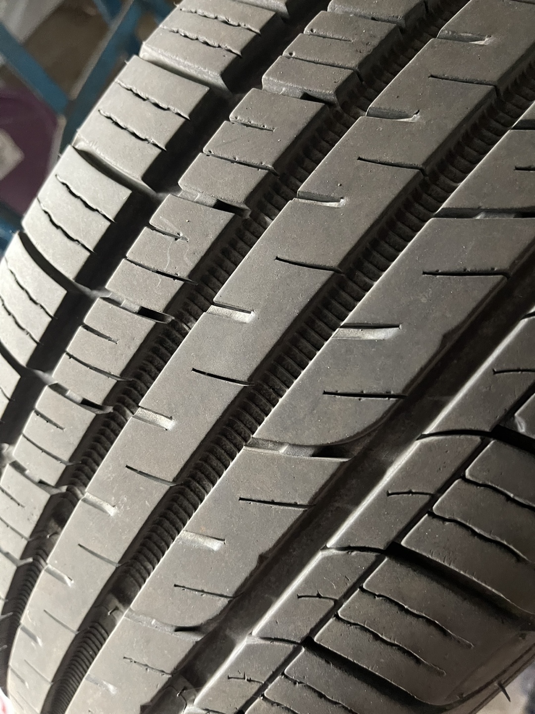 Kia Alloy Wheel with Tires (4) - 215/55R17 - photo 2