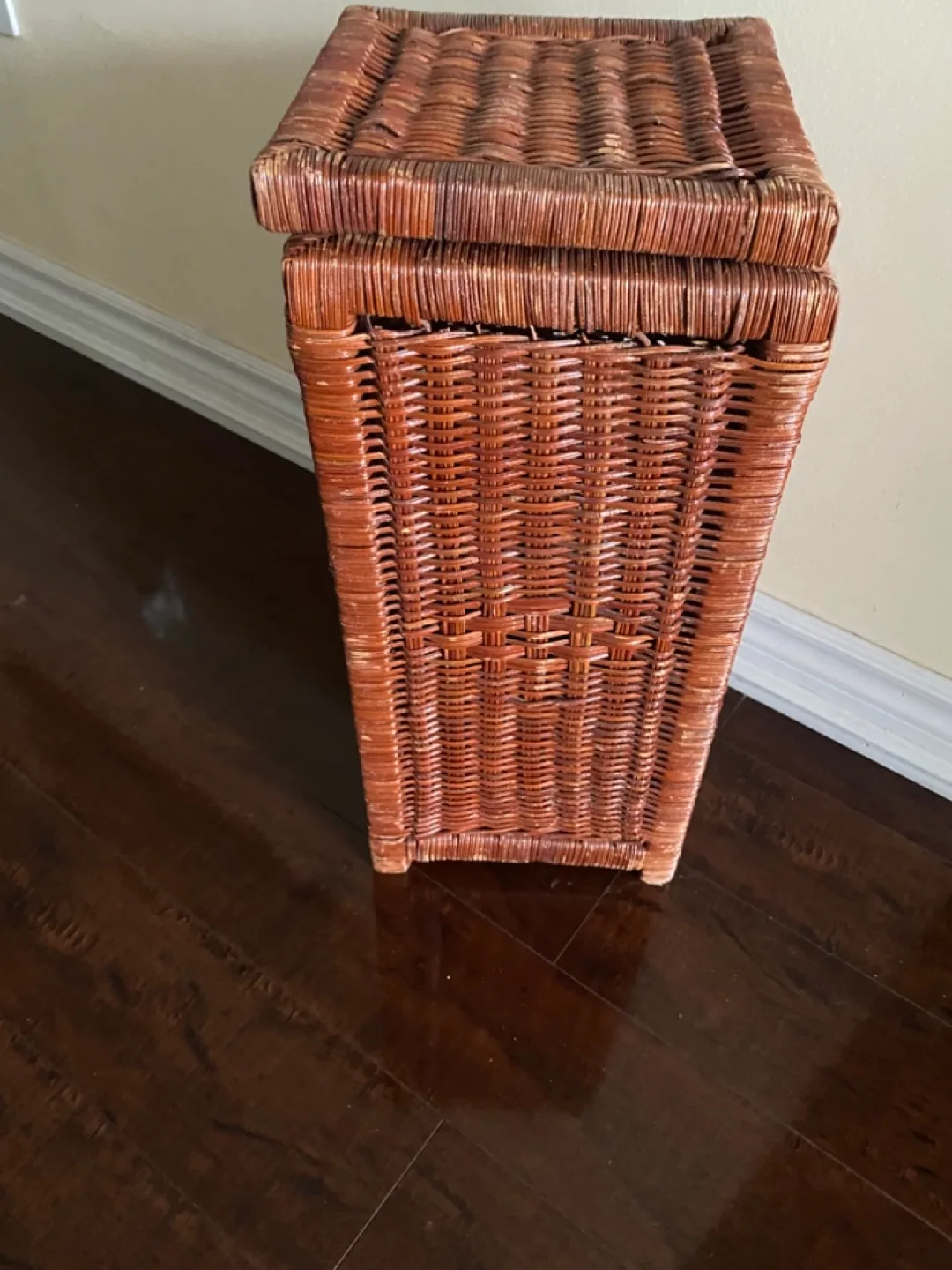 Vintage Wicker Storage Basket with Lid image indicator(4)