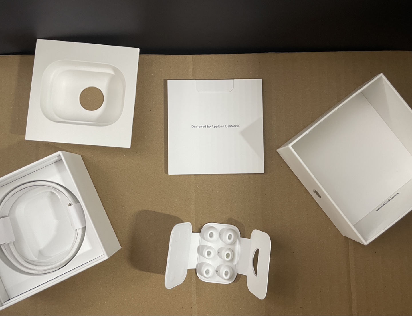BNIB AirPods Pro (2nd Generation) both versions - photo 4
