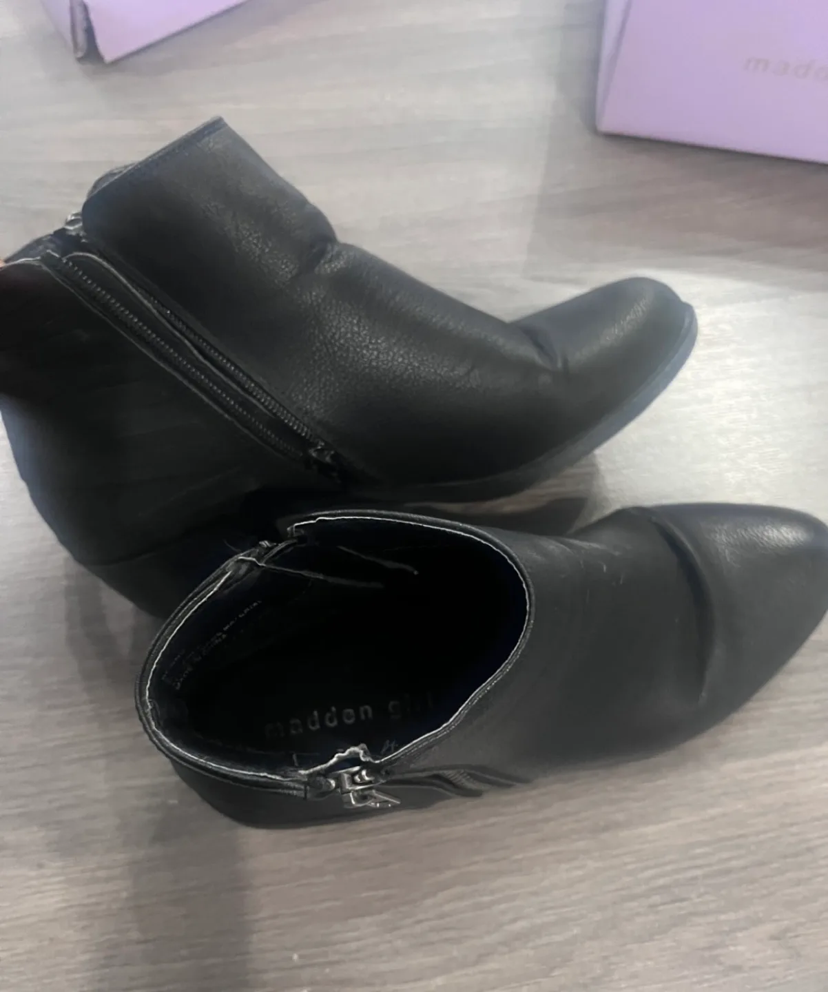 Moving sales - Madden Girl Black Ankle Boots image indicator(2)