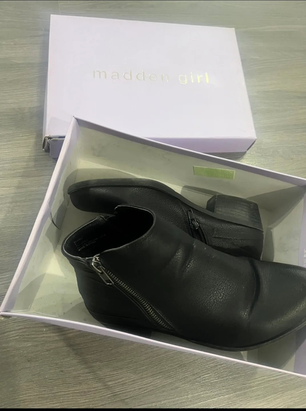Moving sales - Madden Girl Black Ankle Boots image indicator(3)