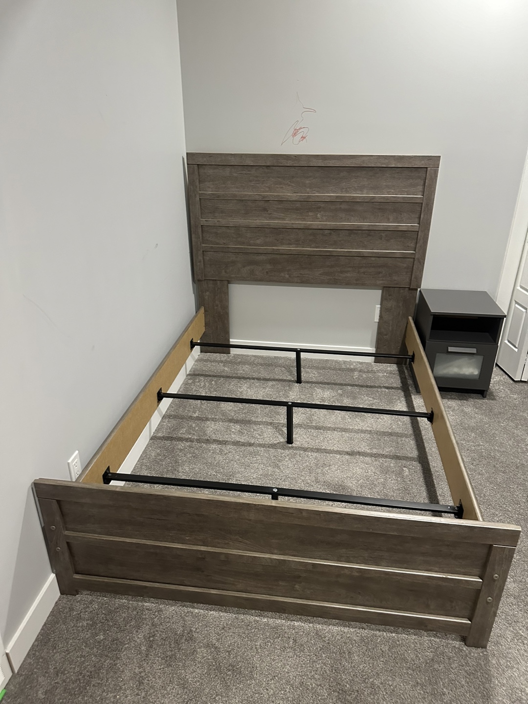 Twin-size bed frame with headboard and mattress - photo 3