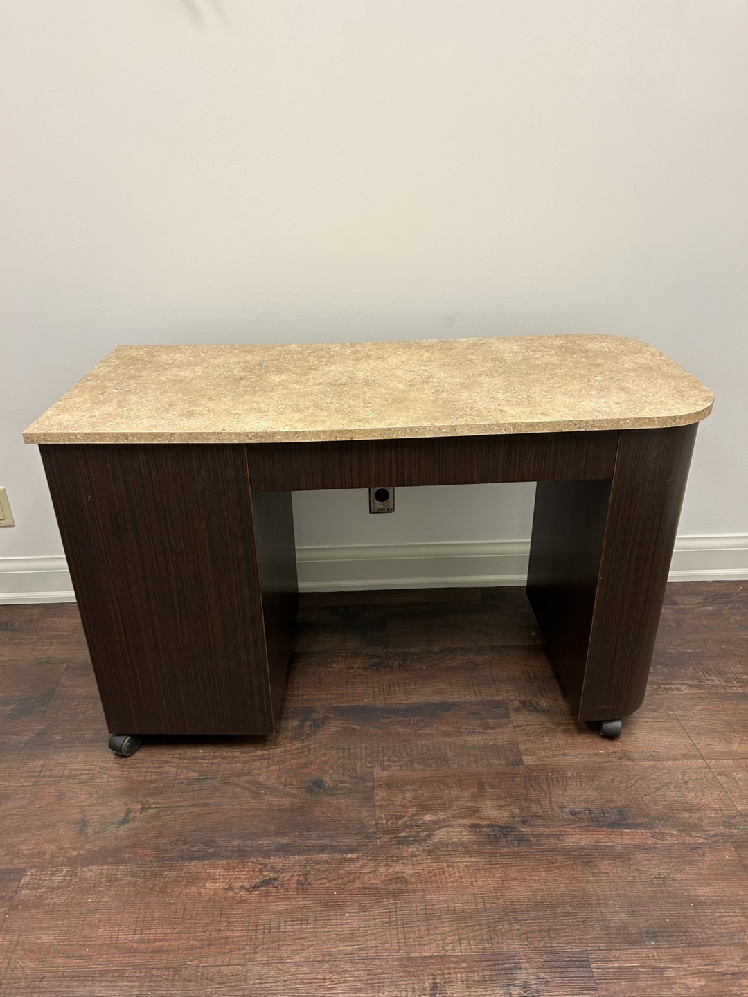Table with Storage - photo 5