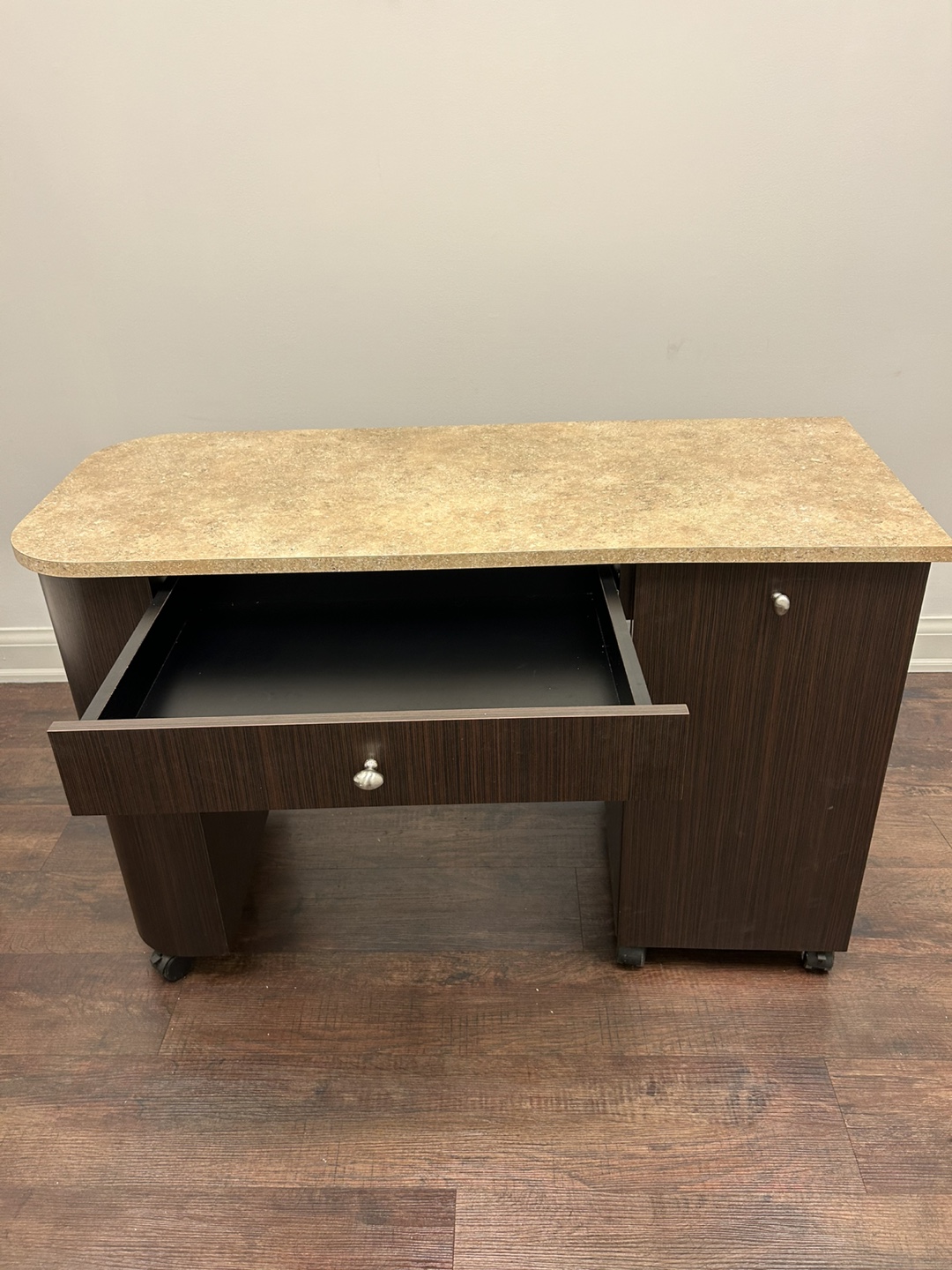 Table with Storage - photo 2