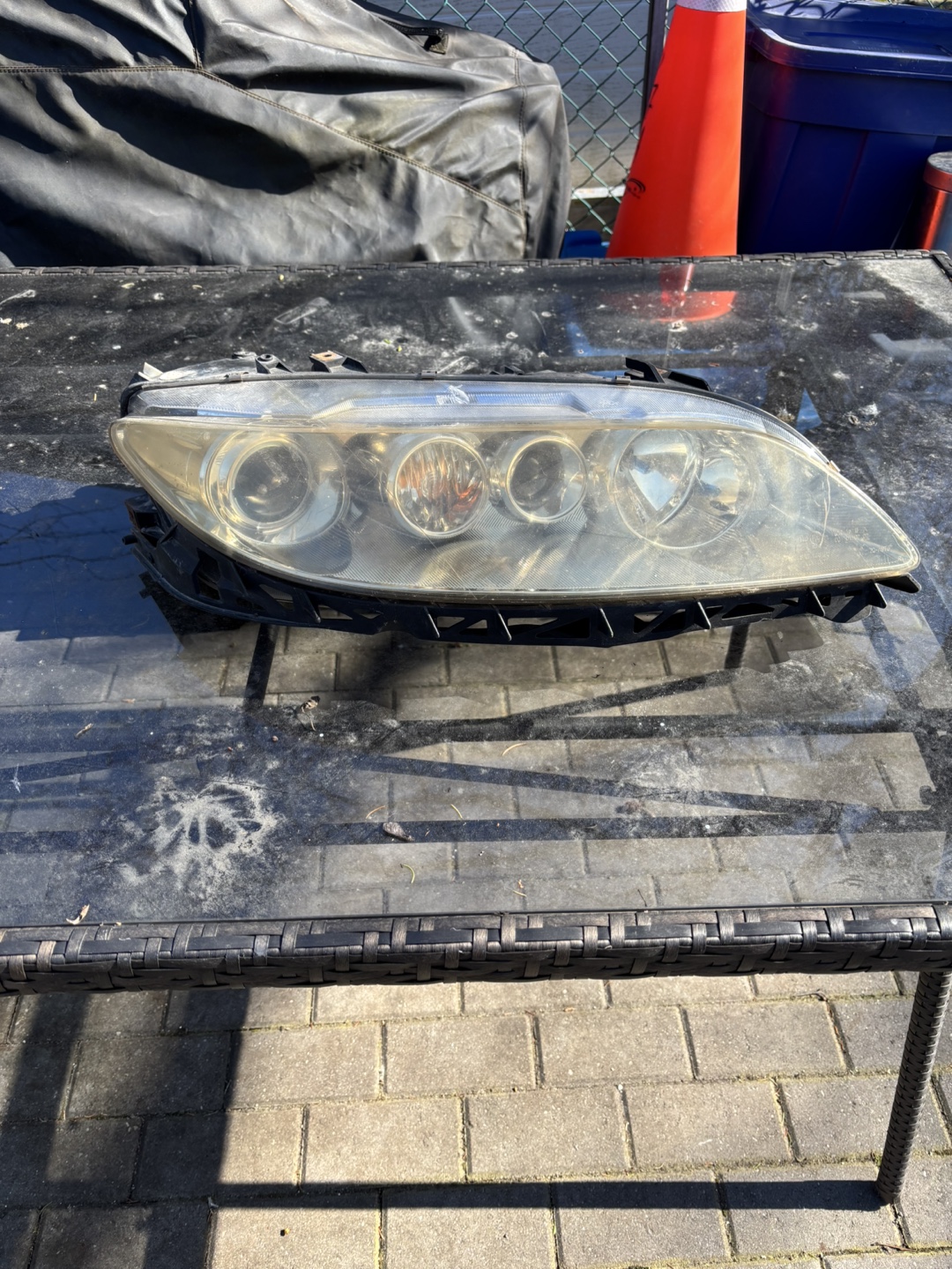 2006 mazda6 headlight!