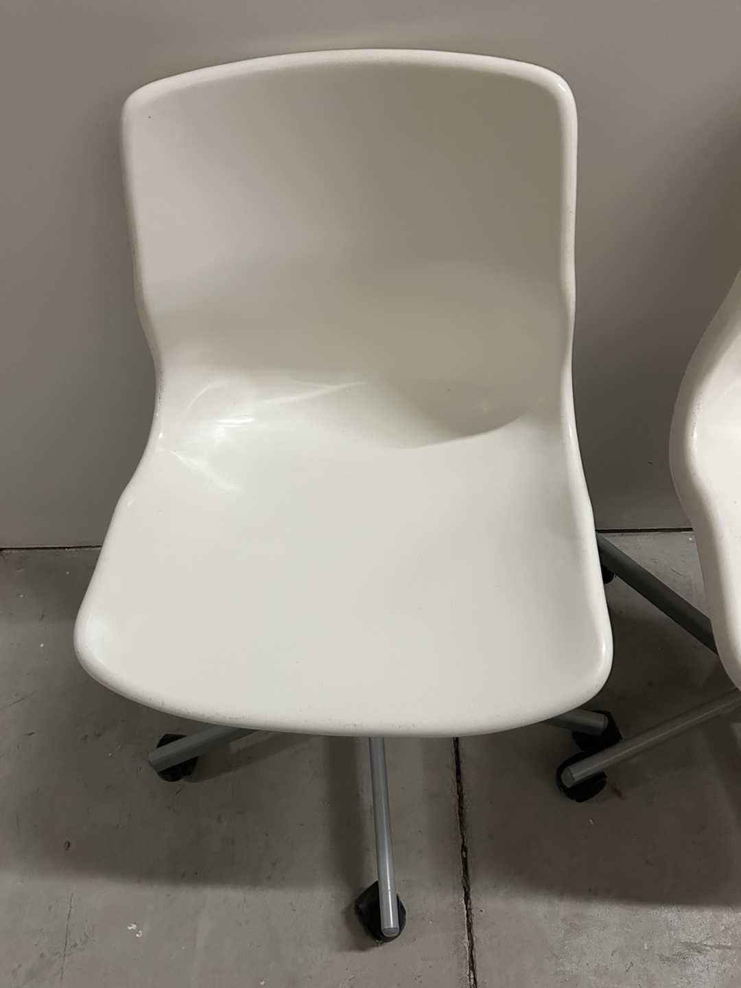 Pair of White Swivel Chairs - photo 2