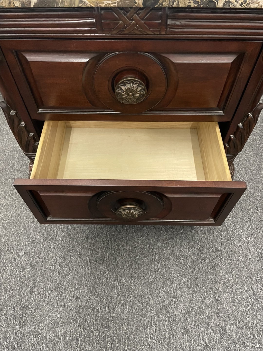 Elegant Polished Breccia Marble Top w/ Metal Ornate Nightstand - photo 5