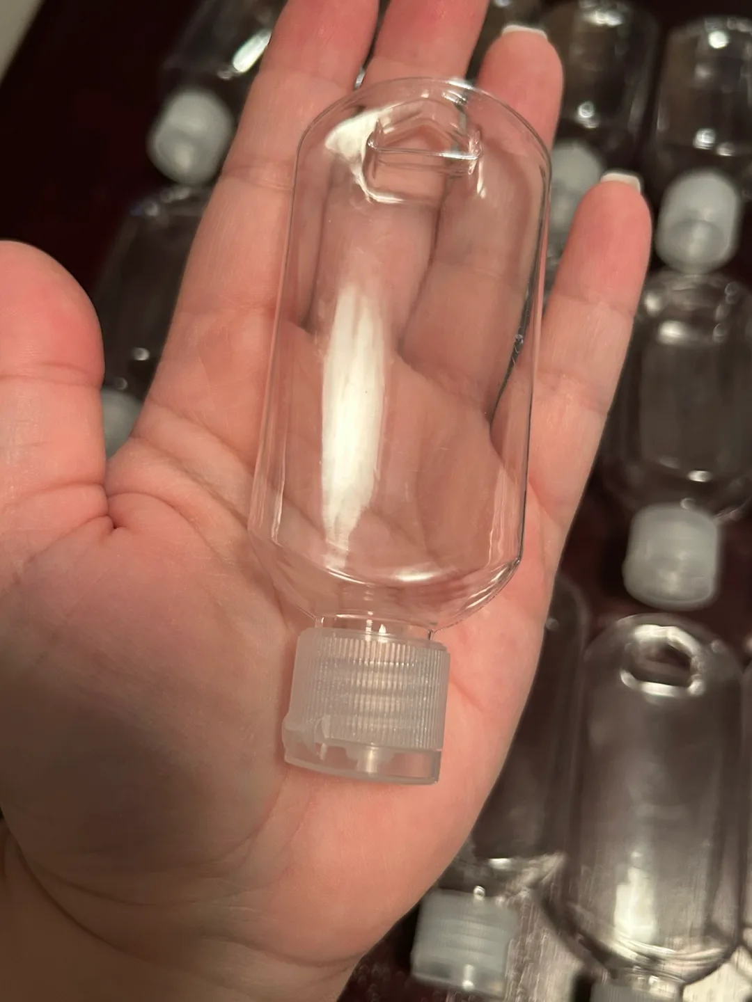 20 Empty Hand Sanitizer Bottles with Carabiner Clips image indicator(2)