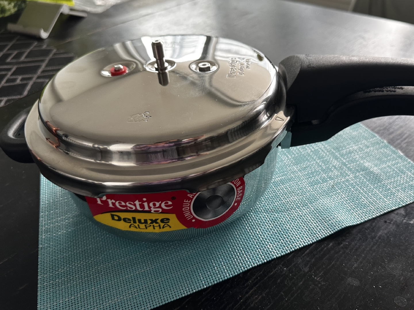 3 litres Prestige Deluxe Alpha Pressure Cooker