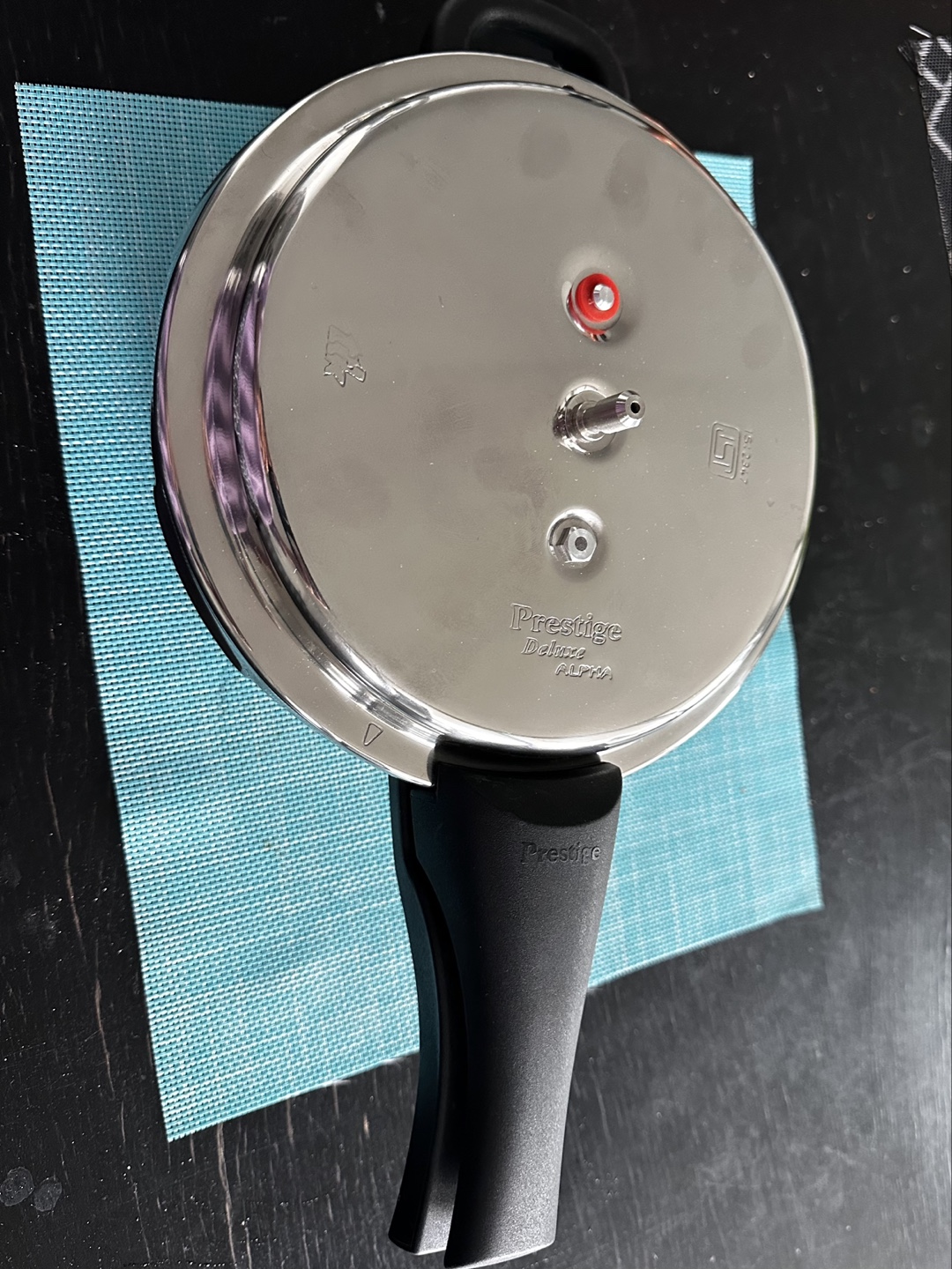 3 litres Prestige Deluxe Alpha Pressure Cooker - photo 2