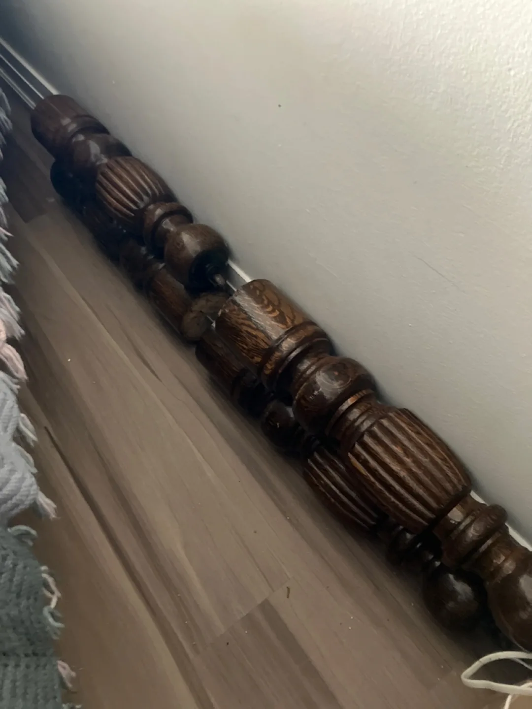 Antique Round Oak Table with Leaf and Turned Legs image indicator(2)