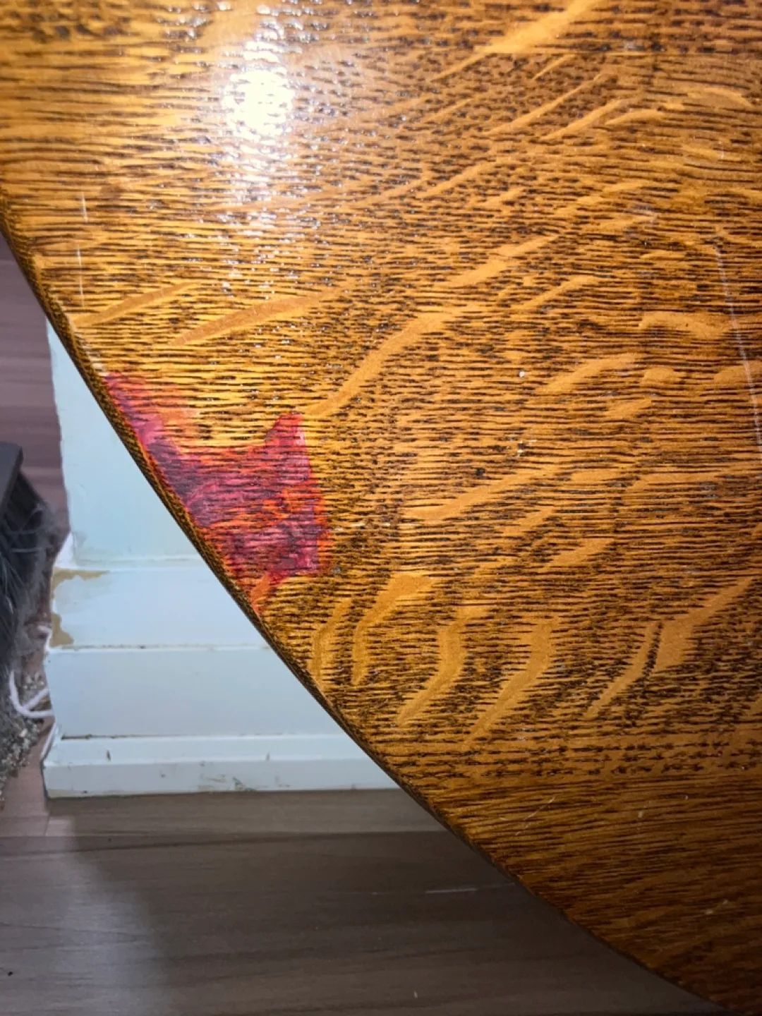 Antique Round Oak Table with Leaf and Turned Legs image indicator(3)