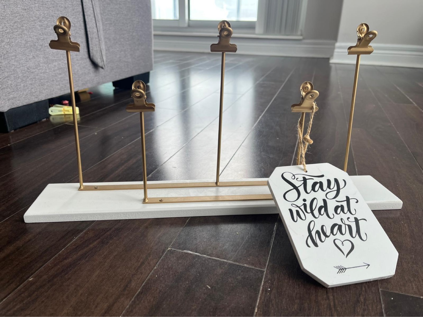 Gold Photo Clip Holder with Inspirational Sign