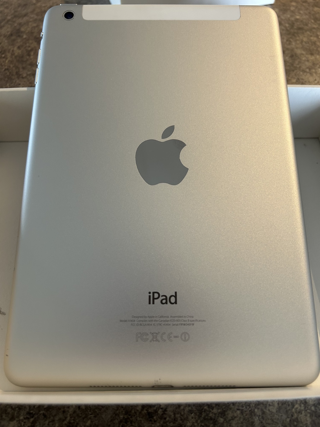 iPad Mini 1 - White - photo 2