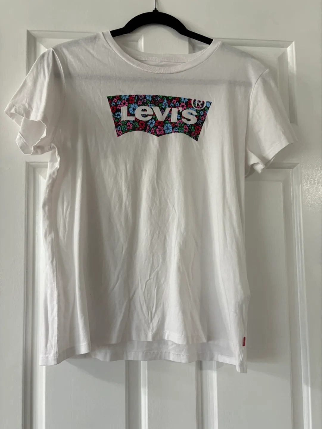 Levi's Floral Logo T-Shirt - Size M thumbnail