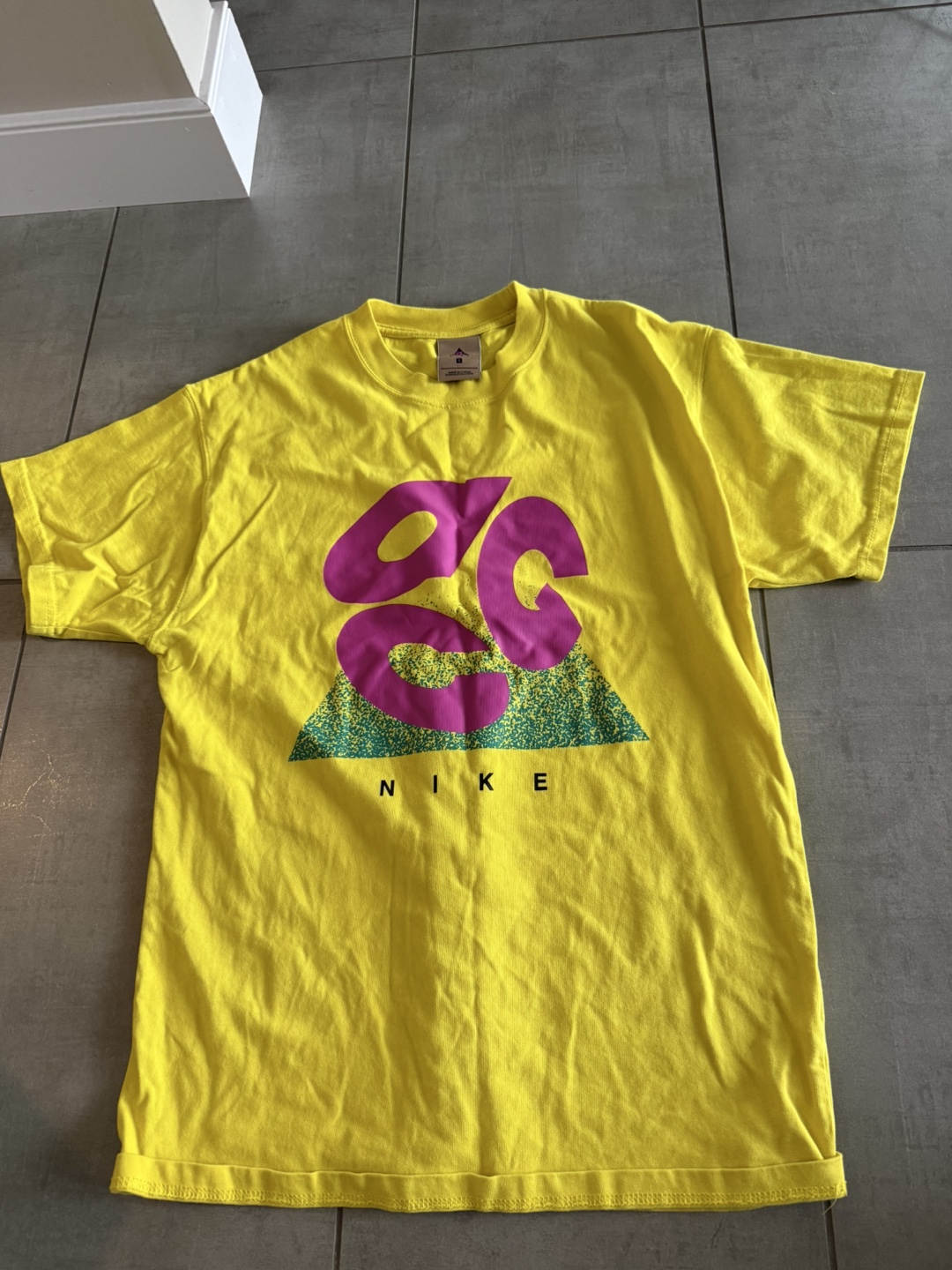 Nike ACG T-Shirt - Size Small - Yellow