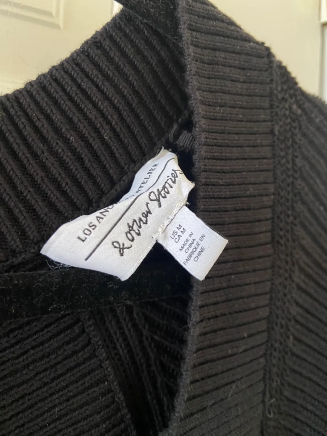 & Other Stories Black Knit Crop Top image indicator(4)